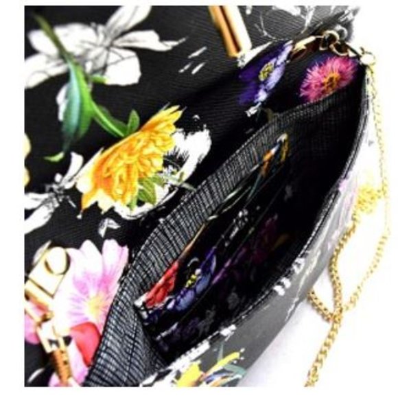 Flower Fold-Over Envelope Clutch - Picture 5 of 5